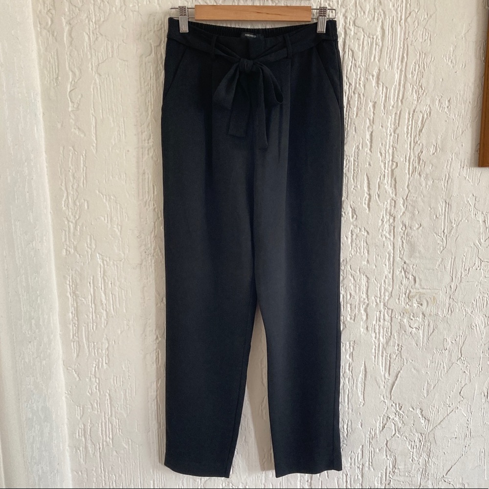 Forever 21 Black Paper Bag Pants Size Small